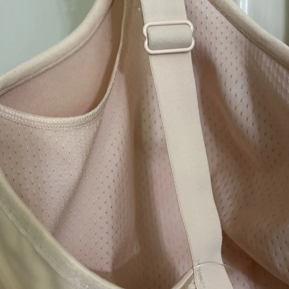 Amonena Elegant Beige Bra NWT SIZE 44D - Picture 7 of 8